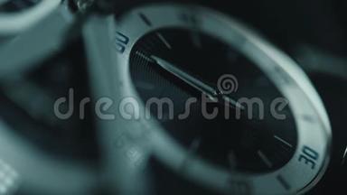 豪华男子手表细节，计时器或计时器关闭。 时间概念。 宏观观点